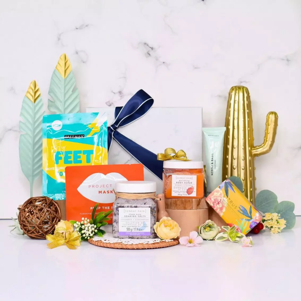 , How to Choose the Perfect Plastic Lite Gift Hamper
