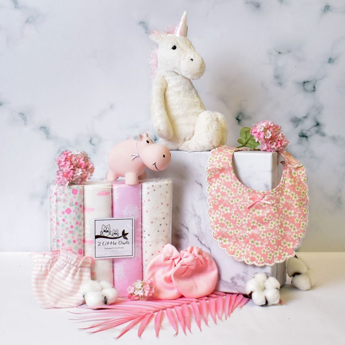 5 MustHave Items for Baby Girls Hampers