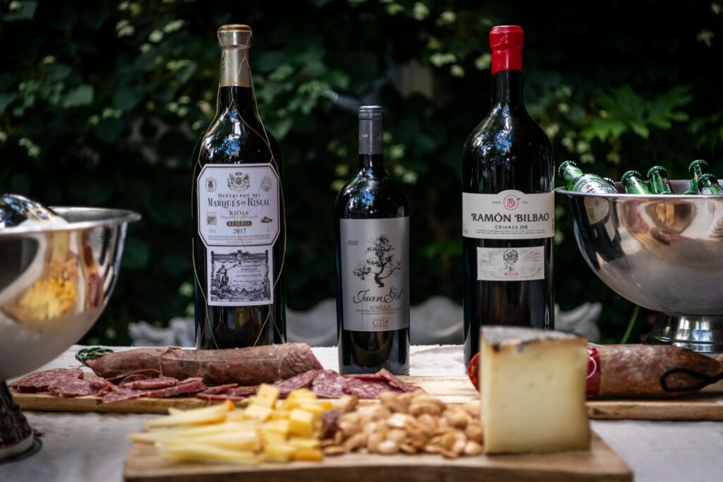 <a></a><strong>Wine and Cheese Pairing 101: A Beginner’s Guide to Pairing Wine with Cheese</strong>