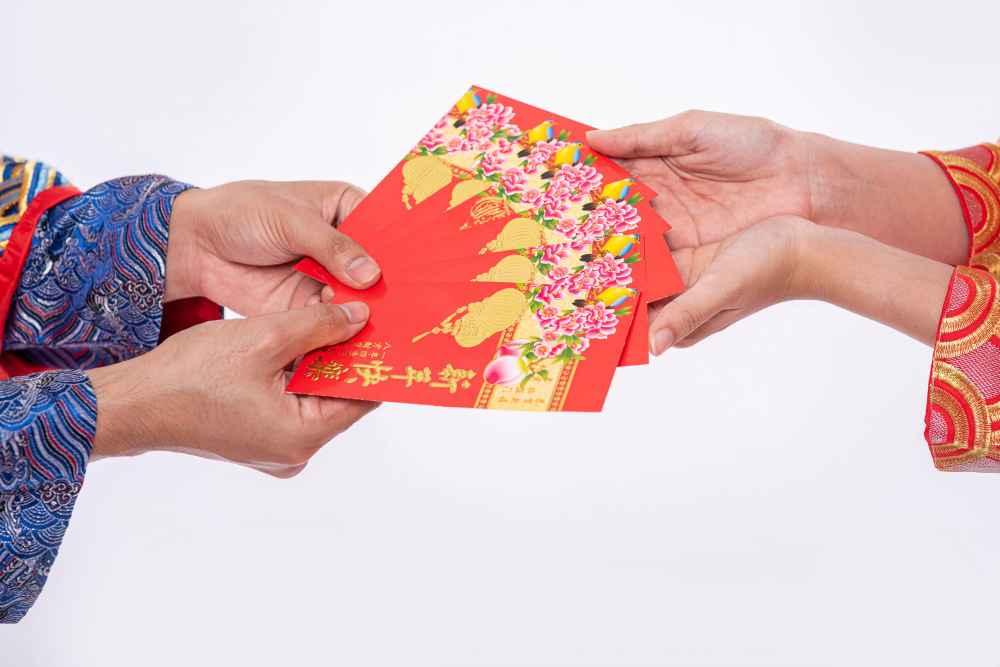 , Dragon Lunar New Year Gift-Giving: 10 Dos and Don&#8217;ts for a Lucky Blessing