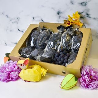 Boxed Japanese Okayama / Fukuoka Kyoho Grape