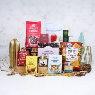 Scrumptious Snacks Gift Basket
